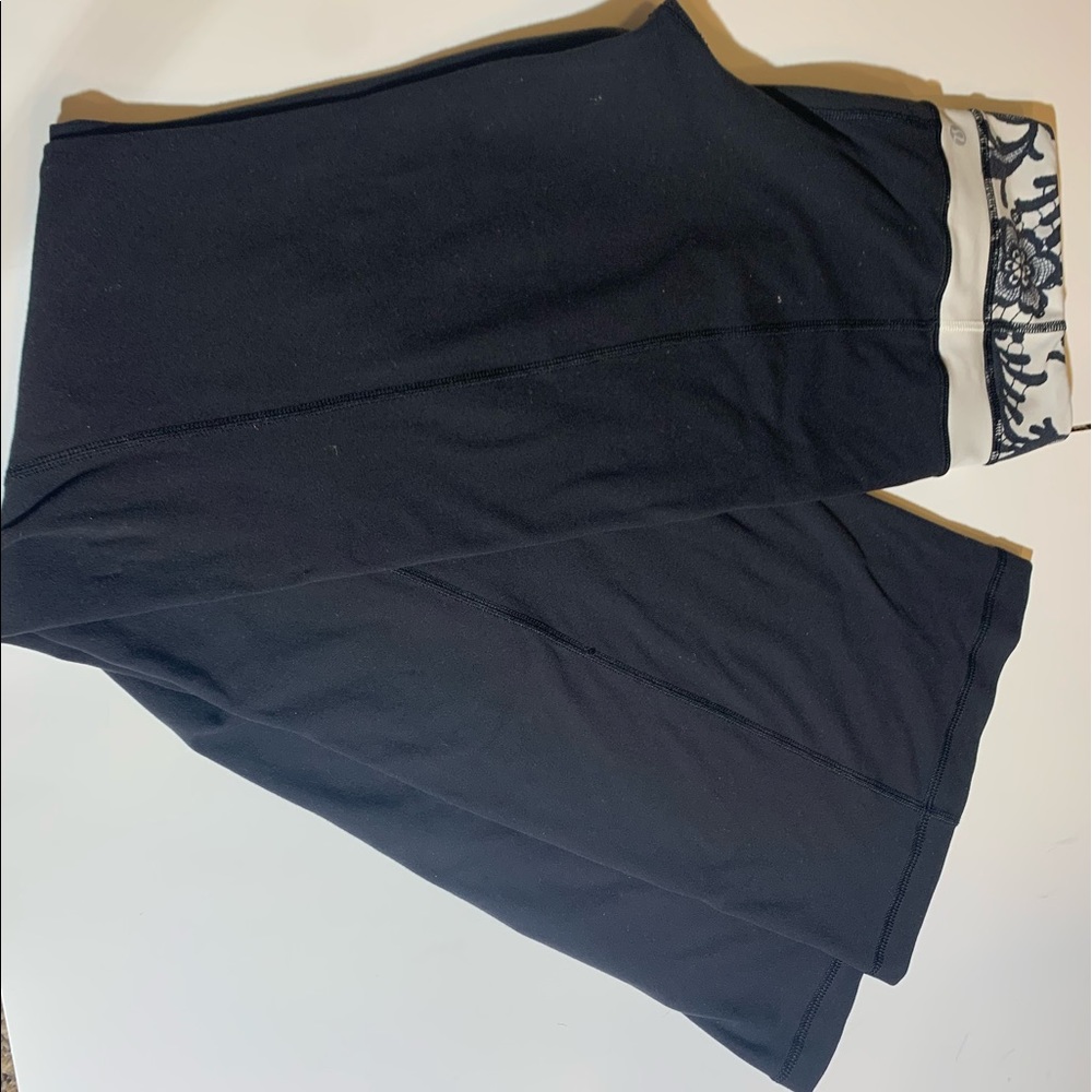 Lululemon athletica black white floral yoga pant m